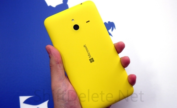 微软巨屏新机Lumia 1330真机照曝光