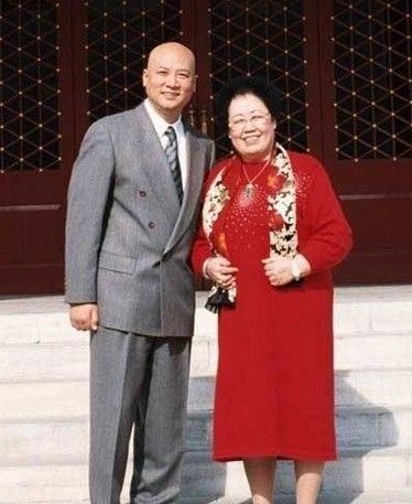 迟重瑞跟年纪比他大的前中国女首富陈丽华结婚