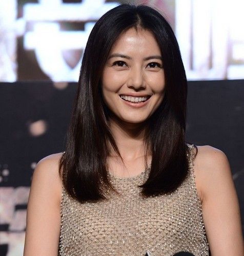 高圆圆甜美亮相