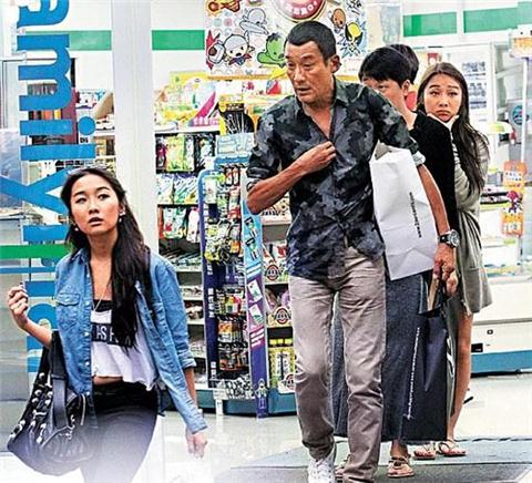 梁家辉双胞胎女儿性感照曝光(图)