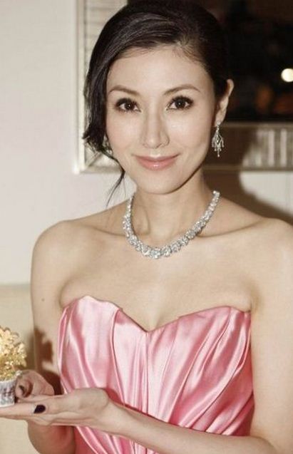 李嘉欣晒妈妈少女时代美照 图