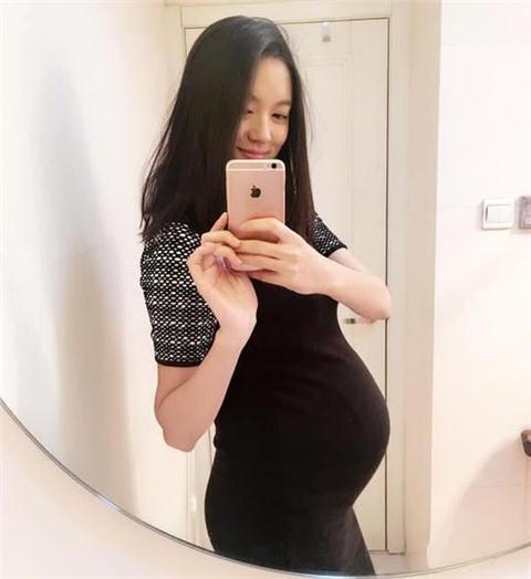 前世界小姐张梓琳挺孕肚庆生