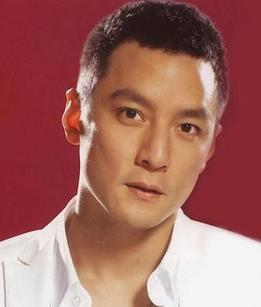 学陈冠希留<em>圆寸头</em>,展真男人味