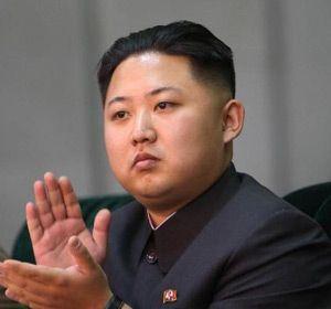 朝年轻人排队剪<em>金正恩发型</em>