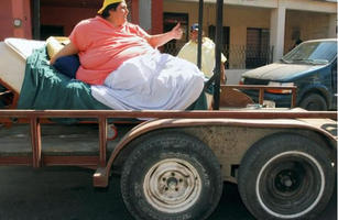 世界最胖男人去世曾重1120斤