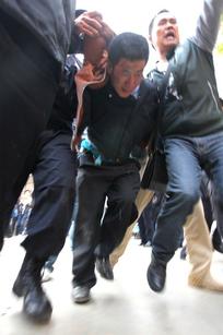 昆明新闻中心门口人质劫持事件事发现场