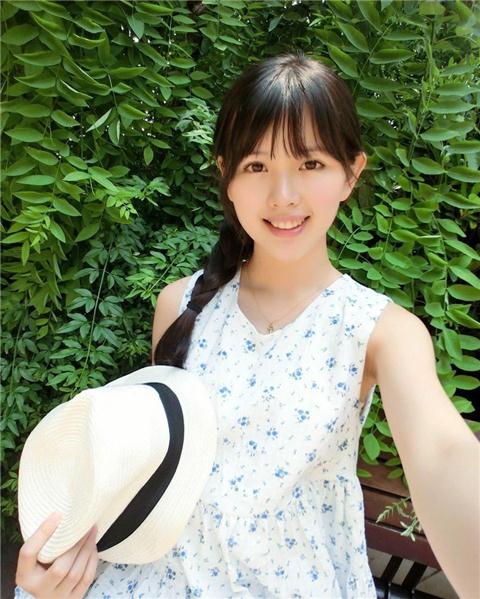 南大校花走红网络:甜美精灵图