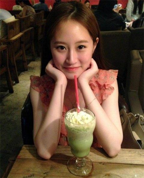 气质美女学生会副主席走红 图